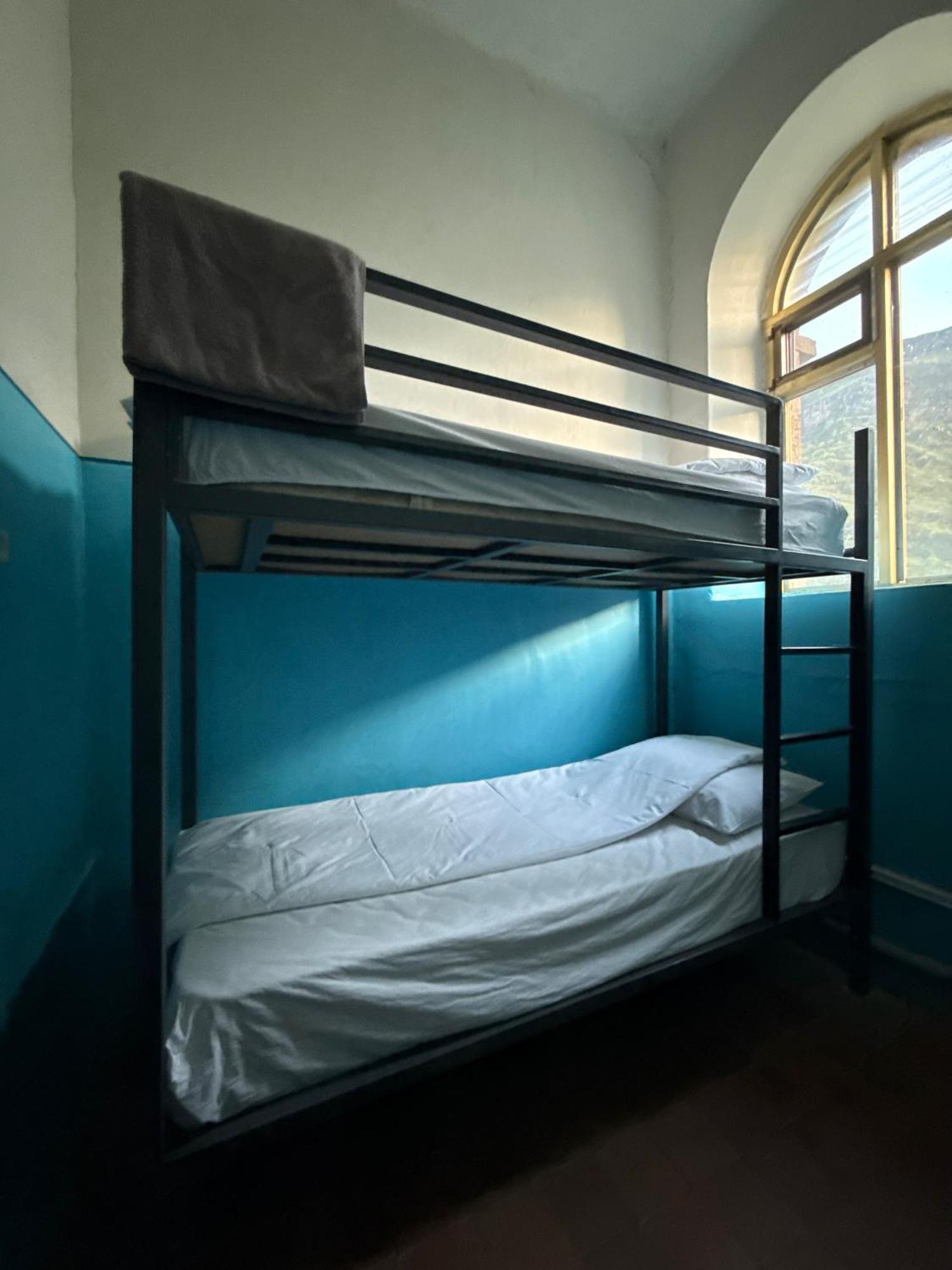 Tumanyan Bathhouse Hostel エクステリア 写真