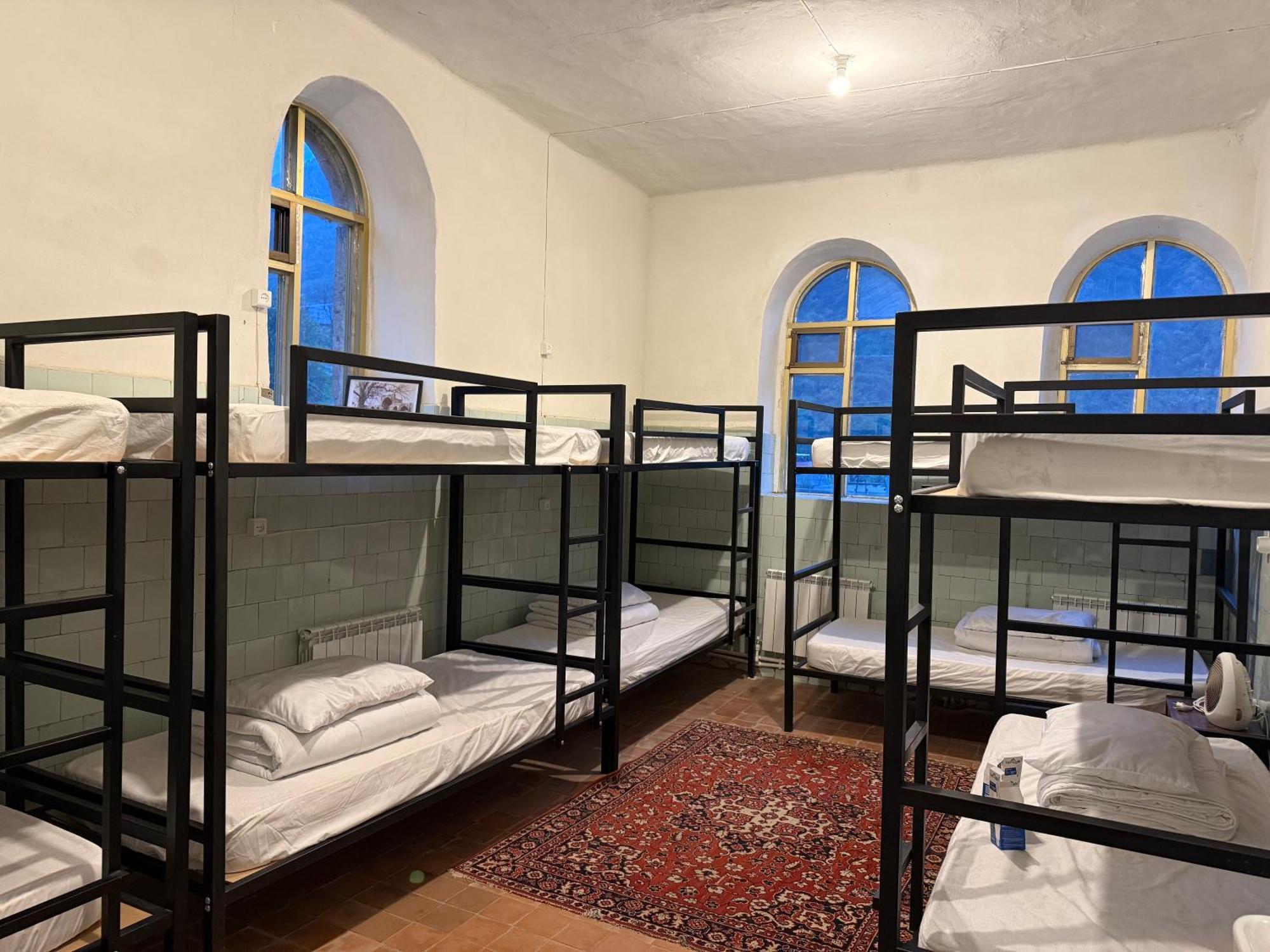 Tumanyan Bathhouse Hostel エクステリア 写真